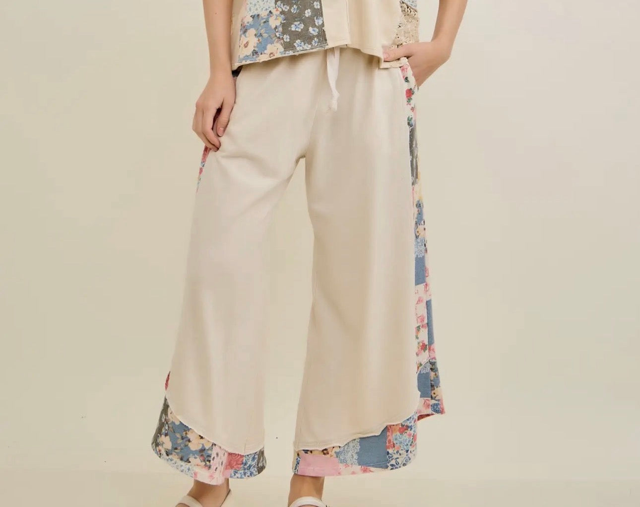 Natural Bandana Cropped Pants