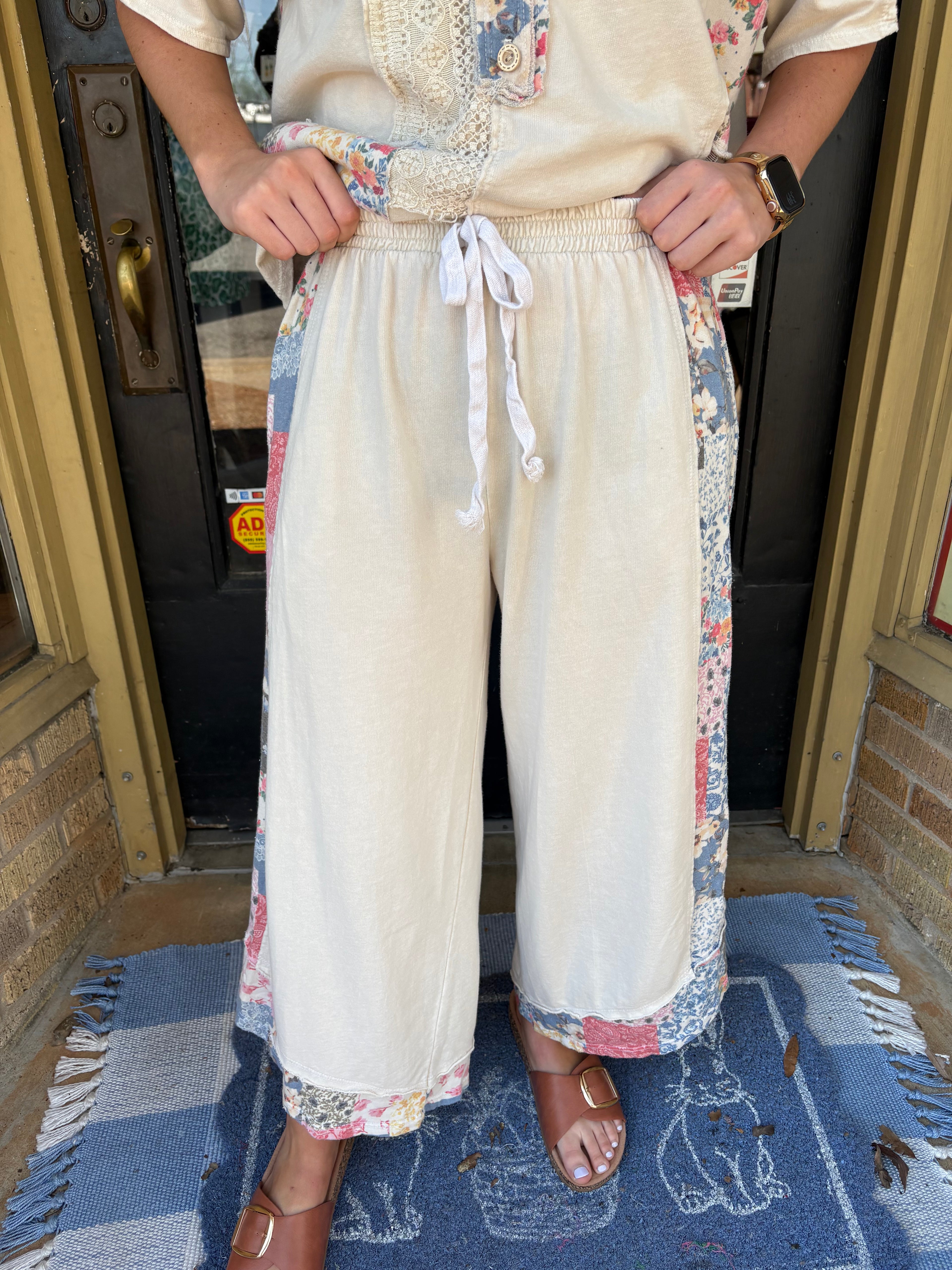 Natural Bandana Cropped Pants