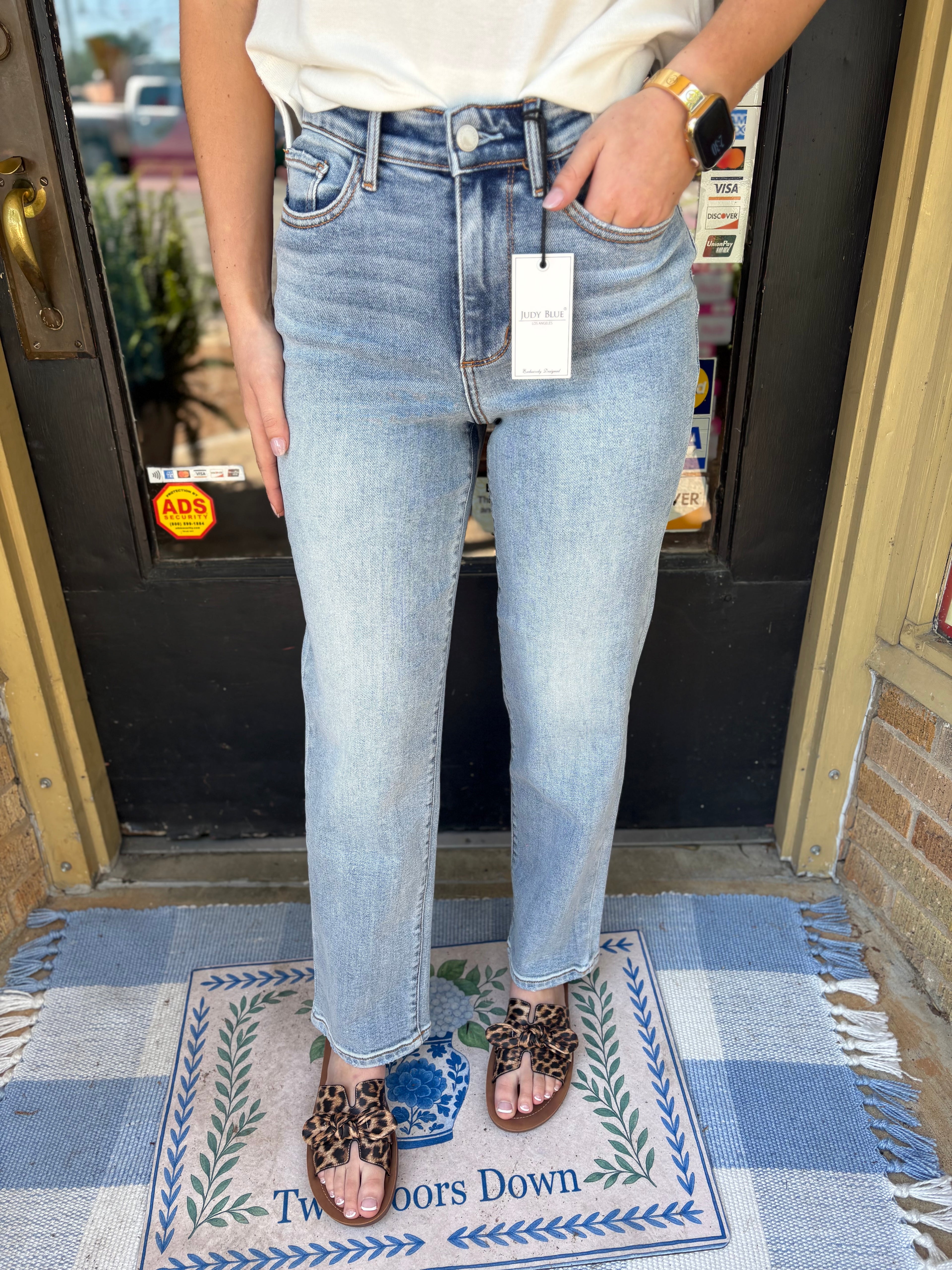 Judy Blue Light Wash Ankle Straight Jeans