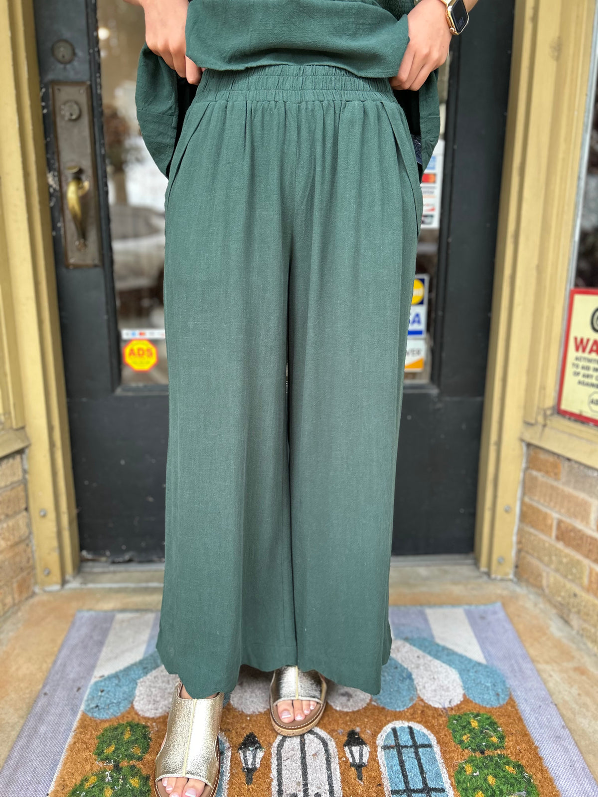 Palm Belle Scallop Pants
