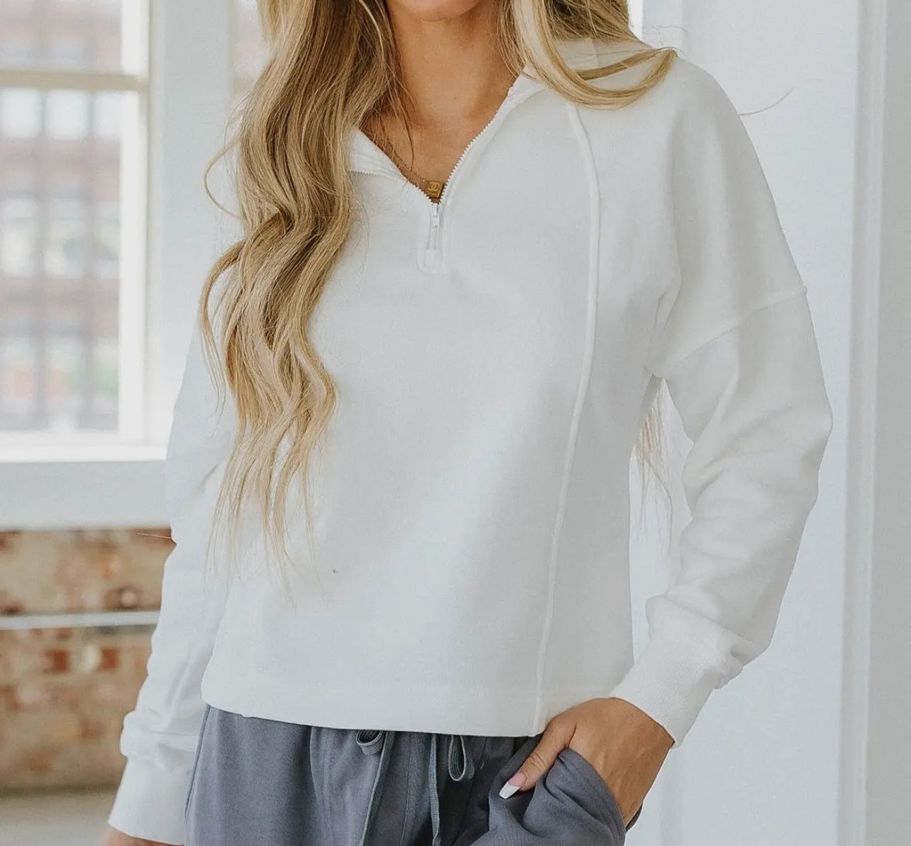White Zipper Sweatshirt